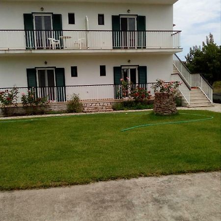Sam΄S Rooms Agios Georgios  Eksteriør billede